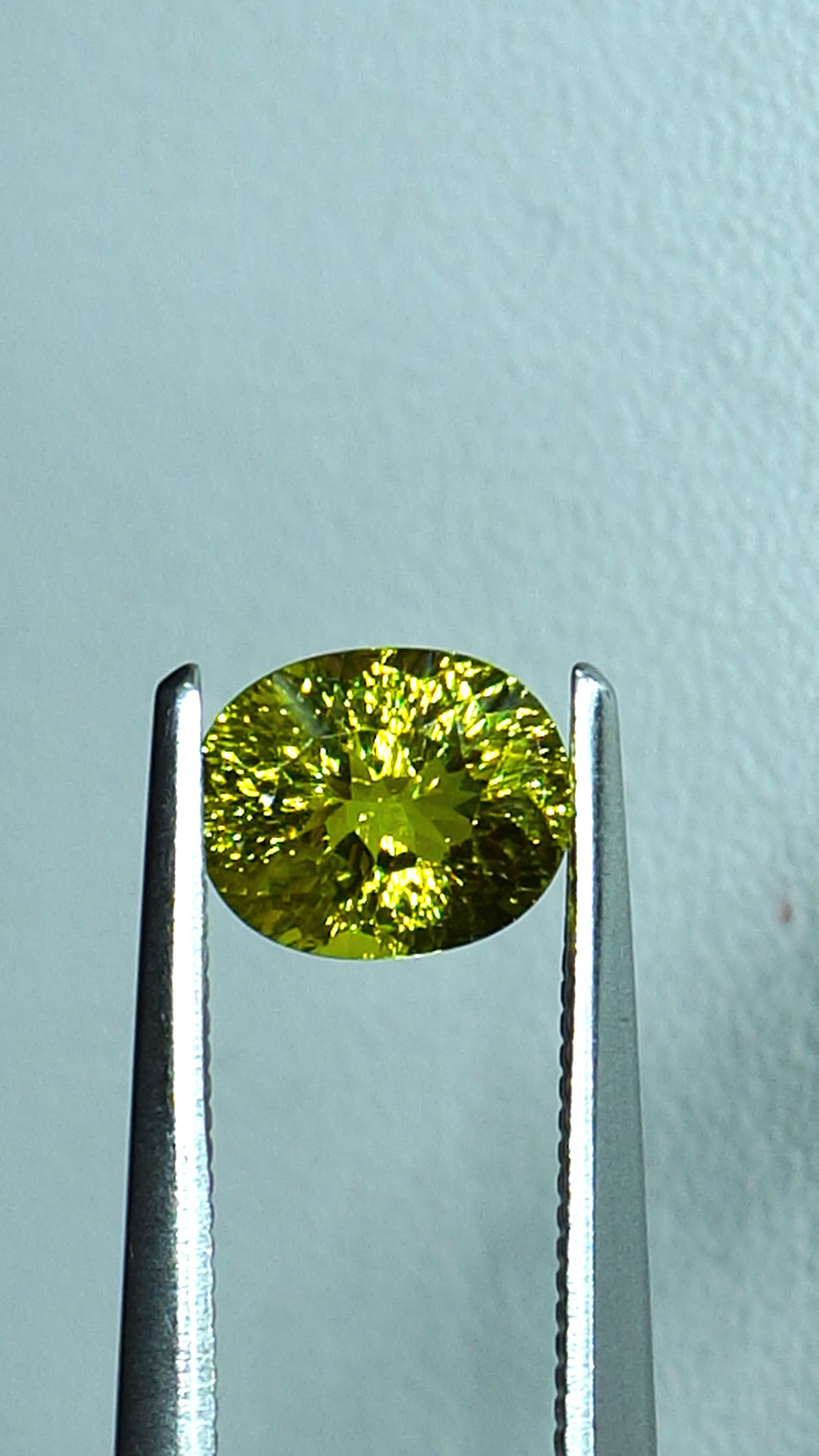 【Radiant Kiriko Cut®︎】 0.88ct Natural Yellow Sapphire