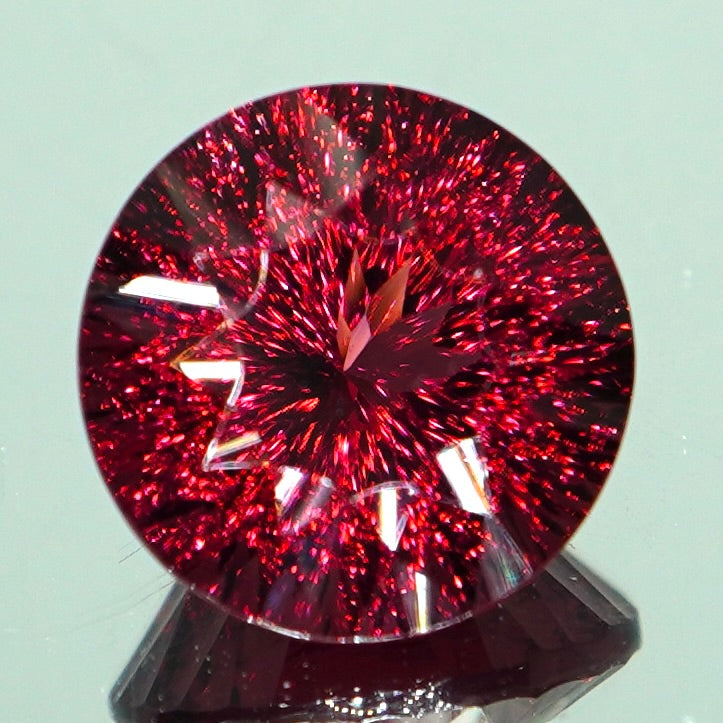 【Radiant Kiriko Cut®︎】 2.72ct Natural Rhodolite Garnet