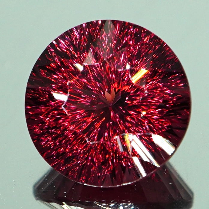 【Radiant Kiriko Cut®︎】 2.72ct Natural Rhodolite Garnet