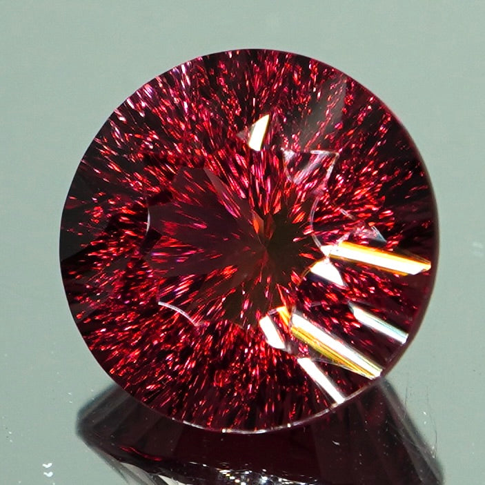 【Radiant Kiriko Cut®︎】 2.72ct Natural Rhodolite Garnet