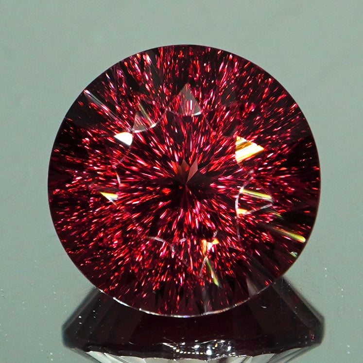 【Radiant Kiriko Cut®︎】 2.72ct Natural Rhodolite Garnet